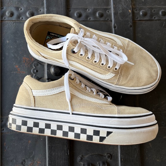 Vans Shoes - Women’s 8.5 Vans old Skool Super ComfyCush Tan Platform Sneaker Shoes
